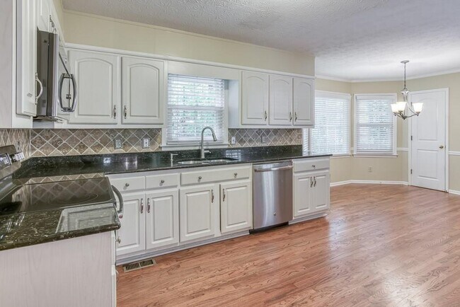 Photo - 1155 Gray Squirrel Crossing