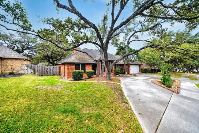 Photo - Executive Home in Greenshire with Luxurious Updates and Spacious Outdoor Living - Agent Commissio...