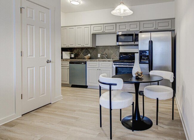 Photo - 2106 Cullen Ave Unit 208