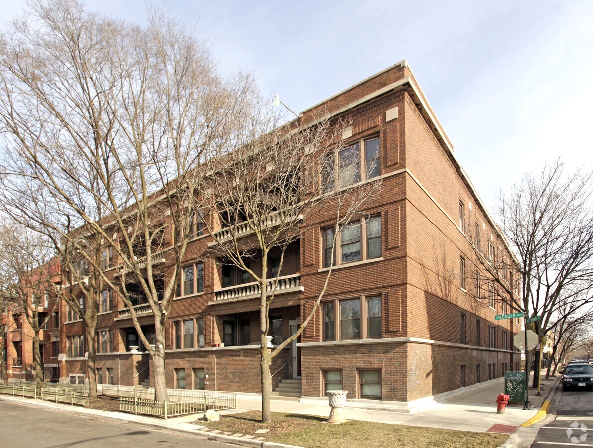 Photo - 2245-2249 N Kedzie Ave Apartments