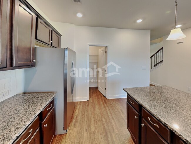 Photo - 706 Cyprus Ave