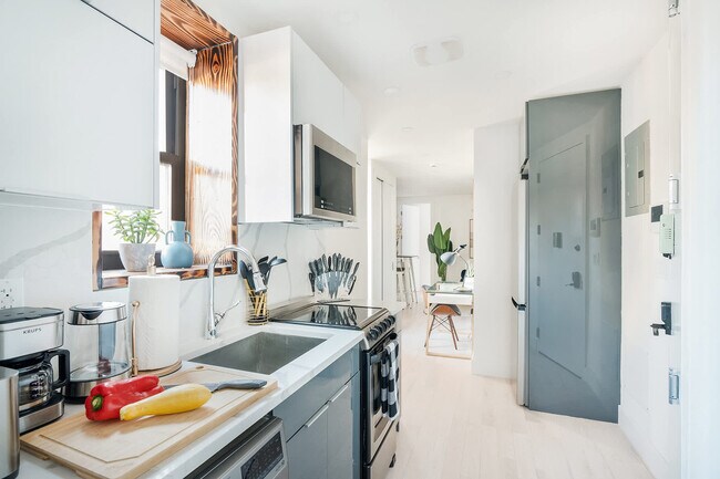 Photo - 515 W 48th St Unit FL3-ID1045421P