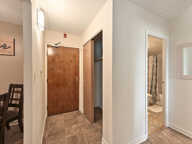 Entry Closet - Fox Crest