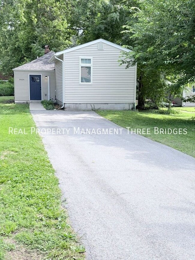 Building Photo - 9024 Forest Ave