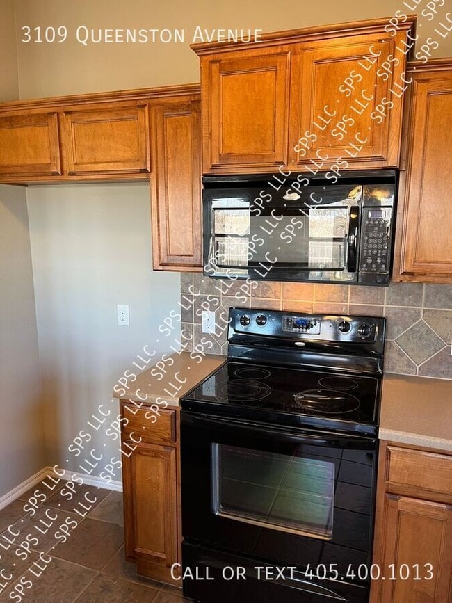 Photo - 3109 Queenston Ave