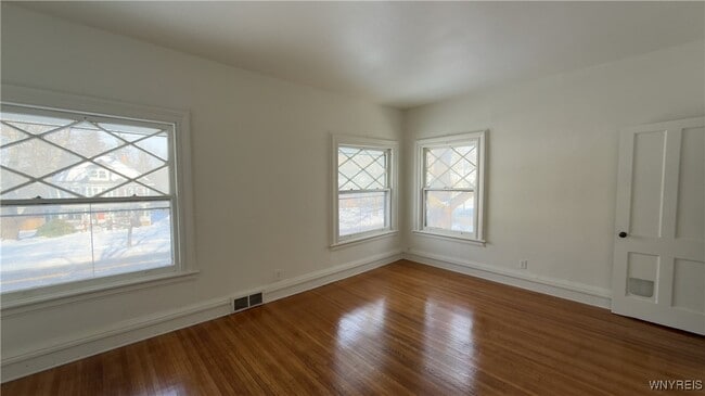 Photo - 204 Union St