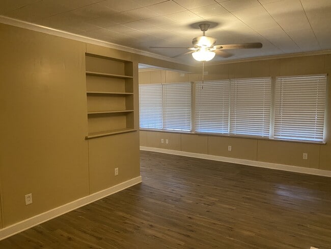 Photo - 154 Dobbs Ave