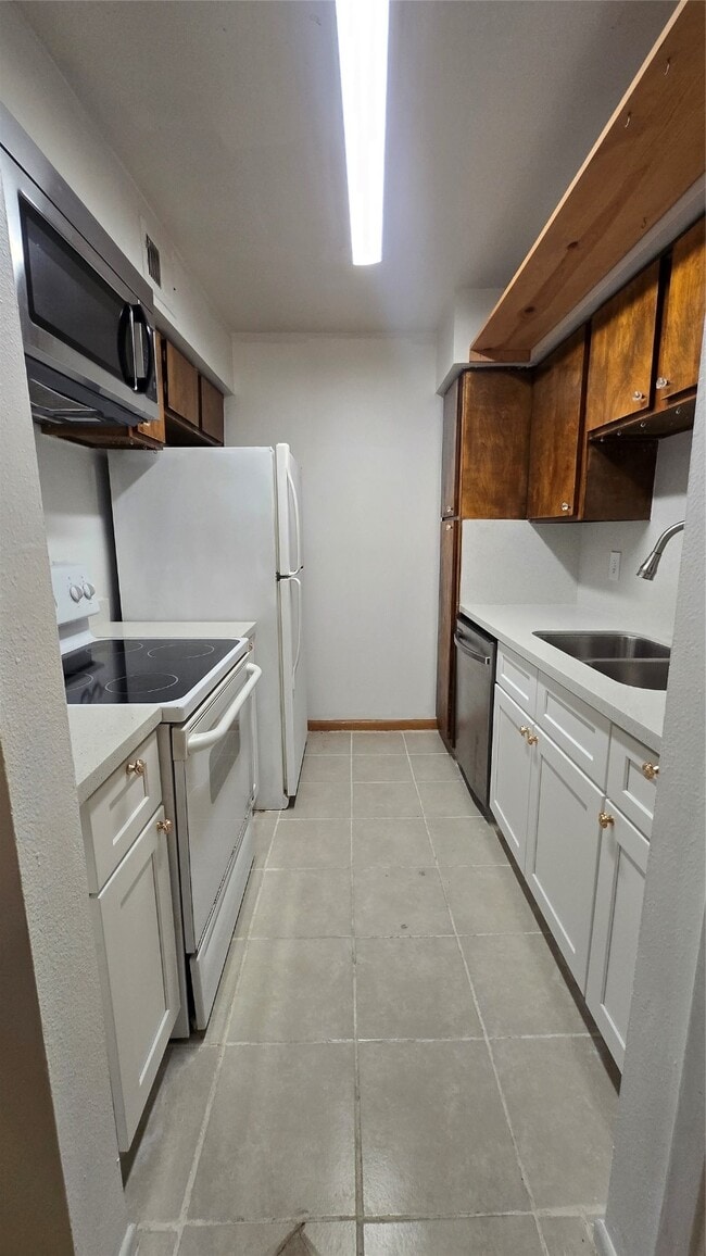 Photo - 8427 Hearth Dr Unit 4