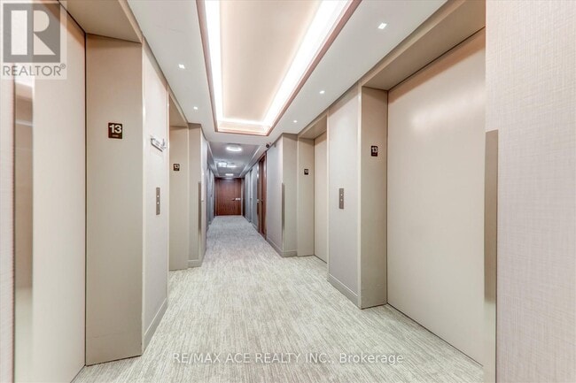 Photo - 275 Village Green Square Unité 1323