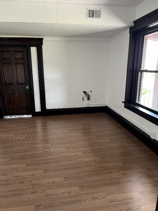 Photo - 315 9th St NE Unidad 4