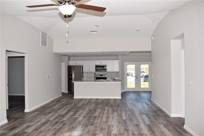 Photo - 2295 Saturday St