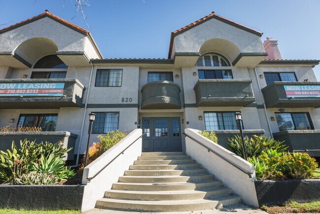 Photo - 520 N Hollywood Way