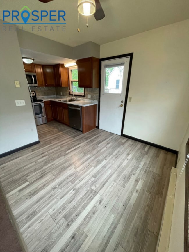 Photo - 304 9th Ave