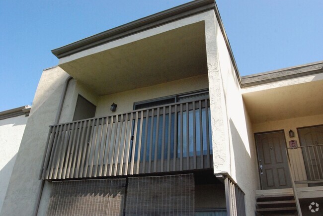 Building Photo - 1 Bedroom Condo in Arbor Hills Unit 44