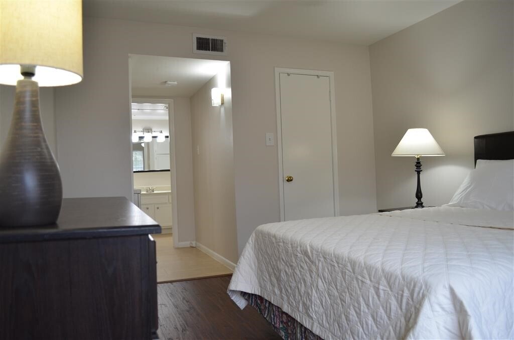 Photo - 2250 Bering Dr Unidad 22