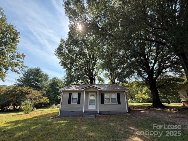 Photo - 468 River Hill Rd