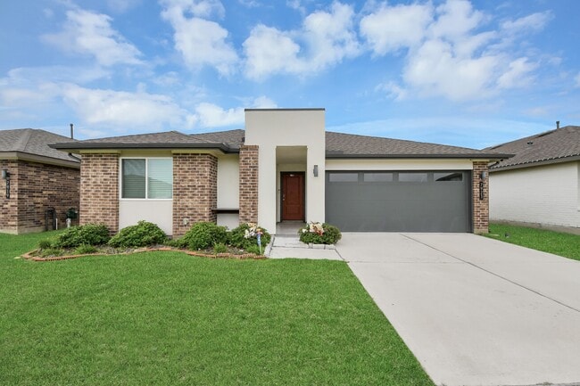 Building Photo - 7923 Cattleman Vly Dr