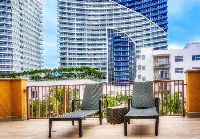 Photo - 3035 Riomar St