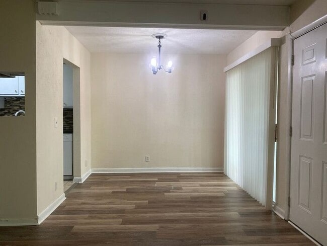 Photo - Wonderful Bellevue Condo in Creekside Meadows!