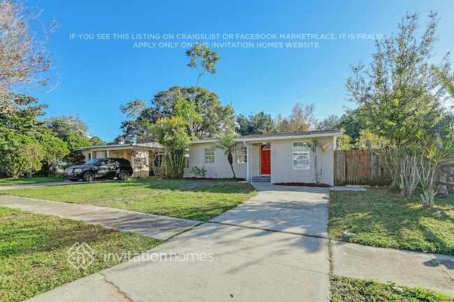 Building Photo - 2826 17th Ave N