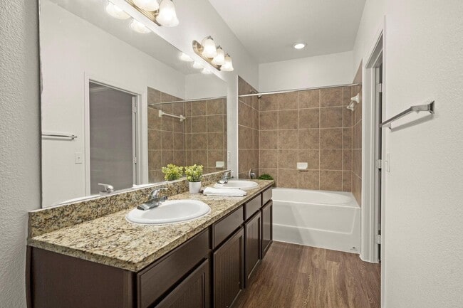 Photo - 30685 FM2978 Unidad 4002