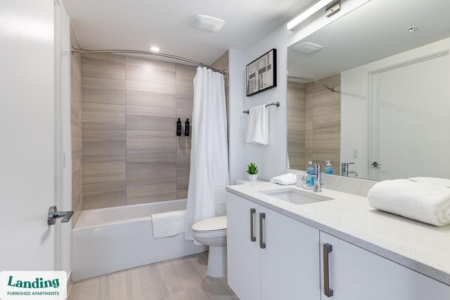 Photo - 200 NE 1st Ave Unidad 832