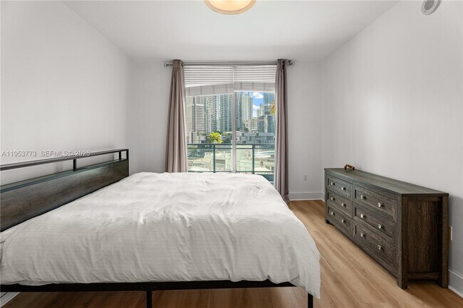 Photo - 90 SW 3rd St Unit 1115