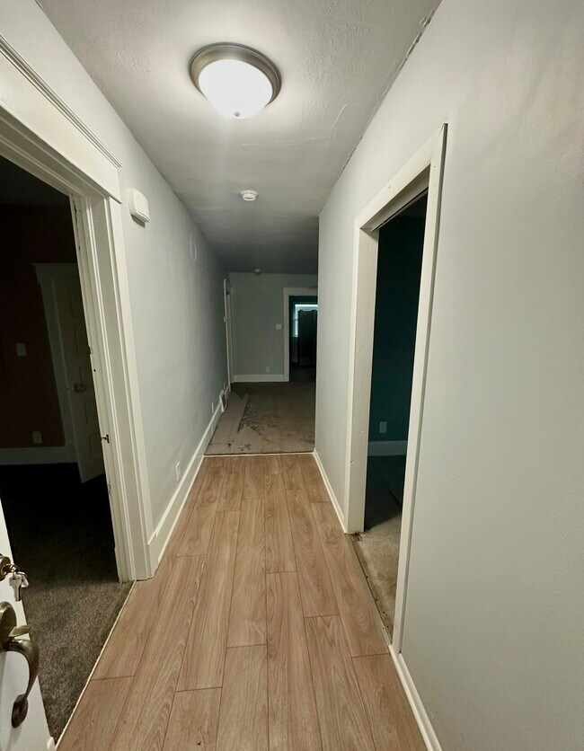 Photo - 221 W Memorial Dr