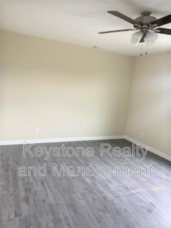 Photo - 129 Mace Ln