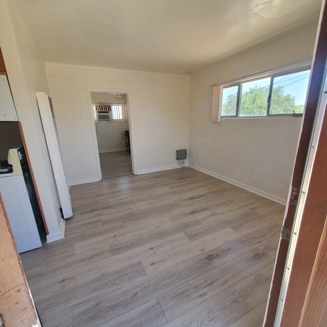 Building Photo - Winstons Properties Rental