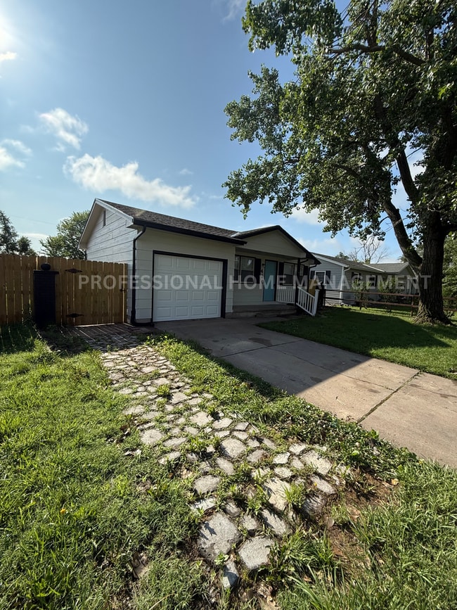 Open House 6/24 12:30-1! Bright, Fresh & F... - Open House 6/24 12:30-1! Bright, Fresh & F...