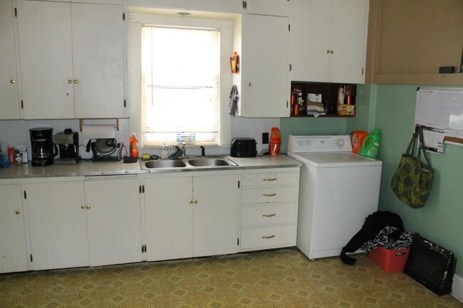 Photo - 415 E Clark St