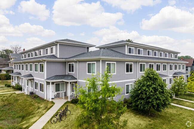 Photo - Campus Edge Apartments