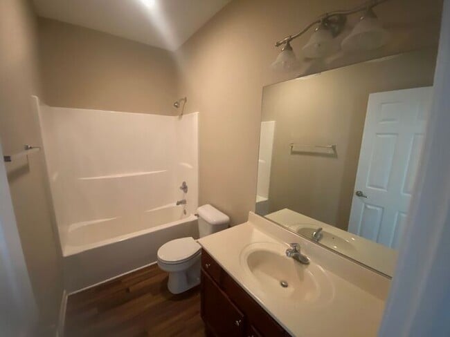 Photo - 2 bed, 2 bath, 2 car garage ranch style townhouse in N. Knoxville