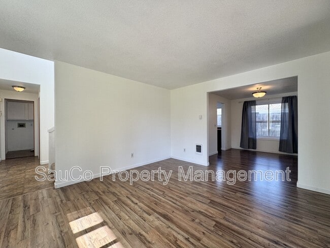 Photo - 992 S Palmetto St