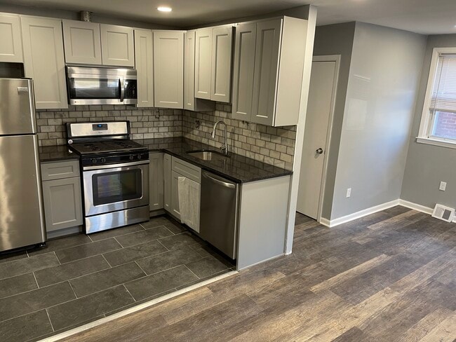 Kitchen - 7038 Valley Ave