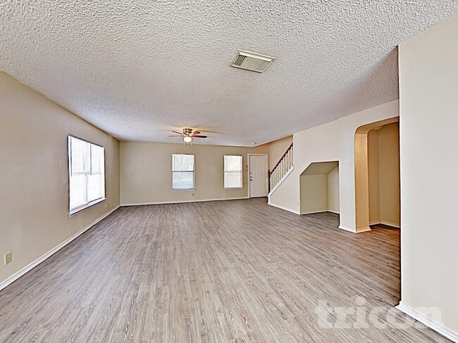Photo - 8015 Chestnut Barr Dr