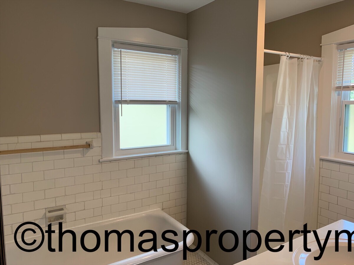 Photo - 349 Hillcrest Ave