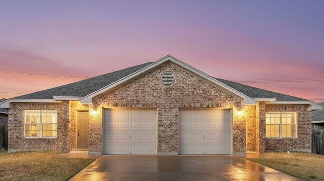 Building Photo - AVAILABLE SOON!