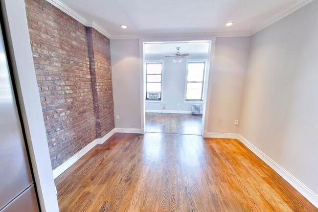 722 Tenth Avenue (49th & 50th St), #4D - 722 Tenth Avenue (49th & 50th St), #4D Apartment