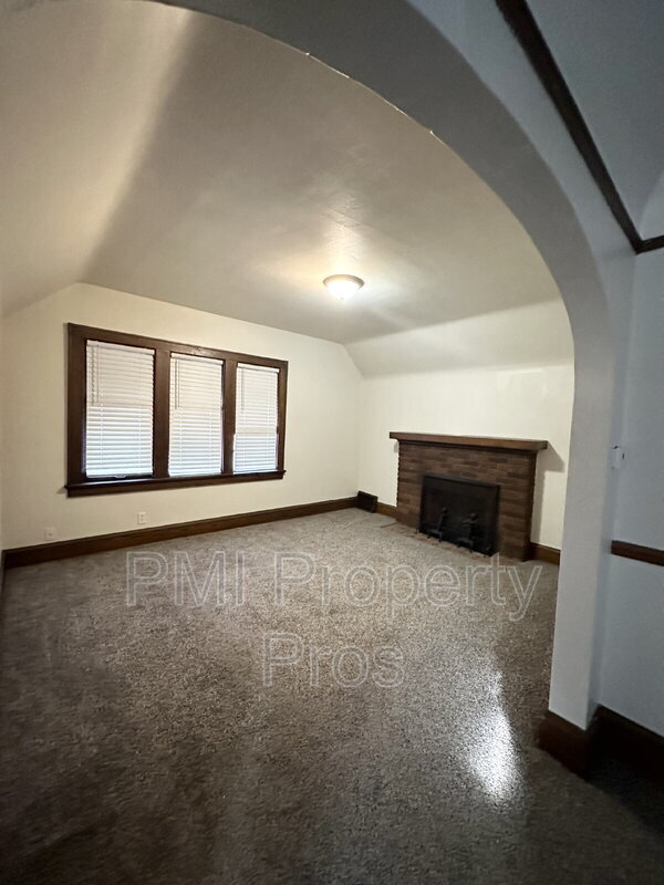 Photo - 3040A N 59th St