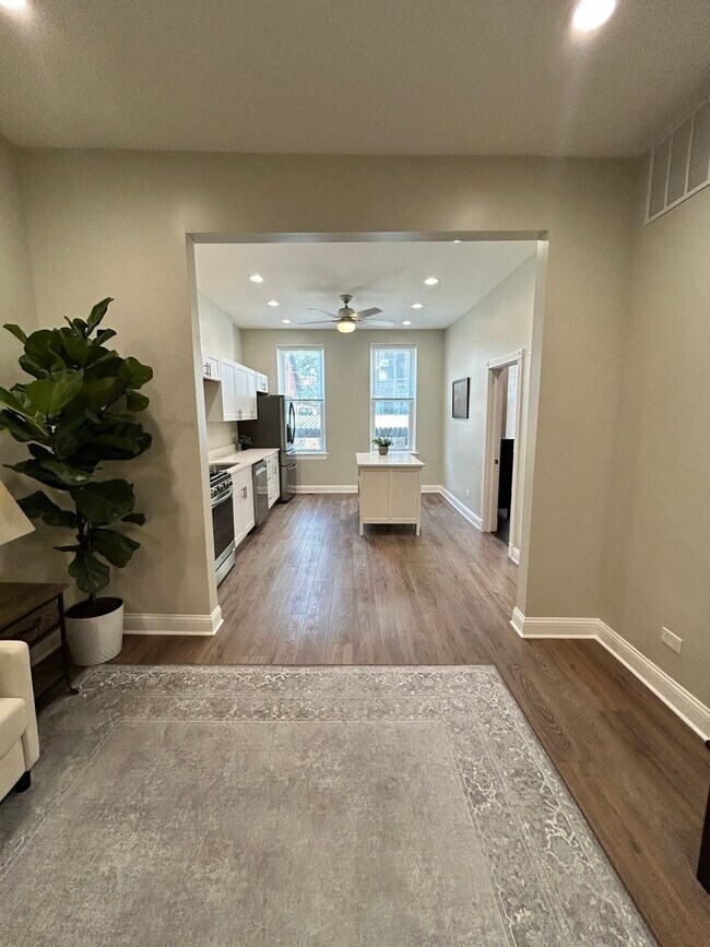 Photo - 720 N Throop St