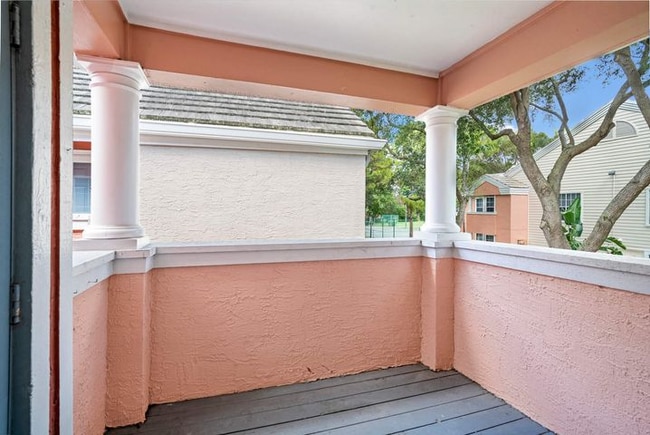 Photo - 1055 Crystal Way