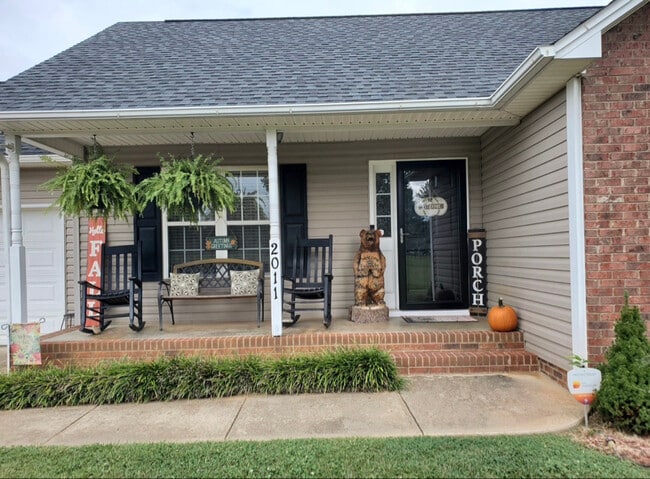 Photo - 2011 Taylor Rd