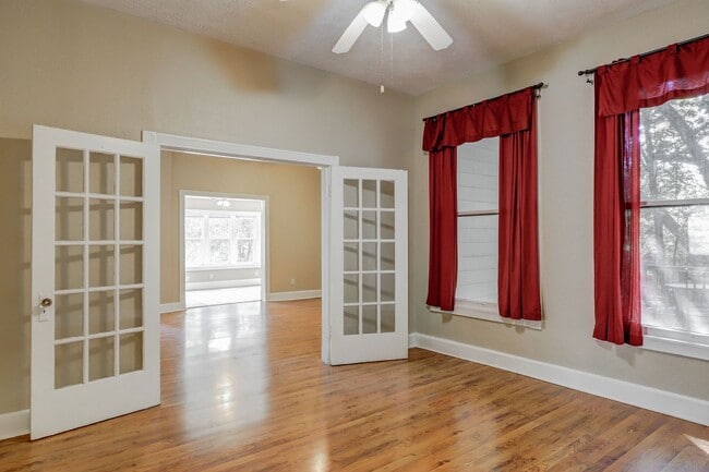 Photo - COMING SOON: 3 Bedroom 1.5 Bathroom House ...