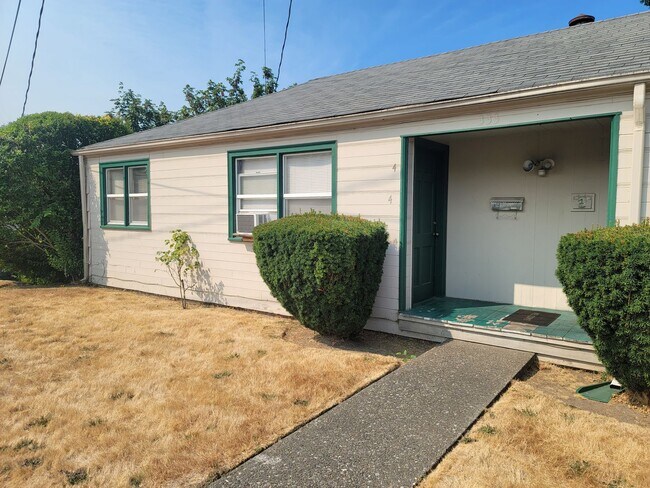 Building Photo - 333 Bryan Ave Unit #4