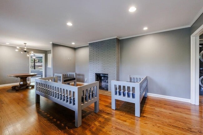Photo - 776 Windsor Pkwy