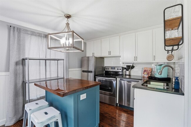 Photo - Charming Arlington Heights Living with Designer Style & Everyday Convenience