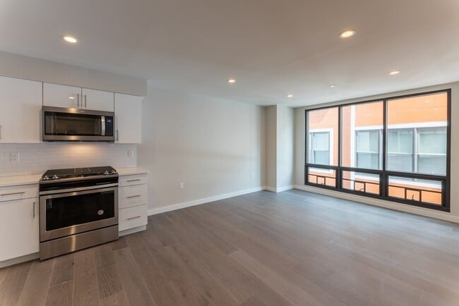 Building Photo - 241 Hanover St Unit #430,