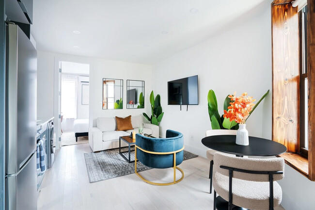 Building Photo - 515 W 48th St Rental